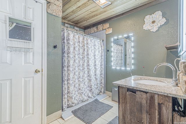 1518 W Travis St, San Antonio, TX 78207