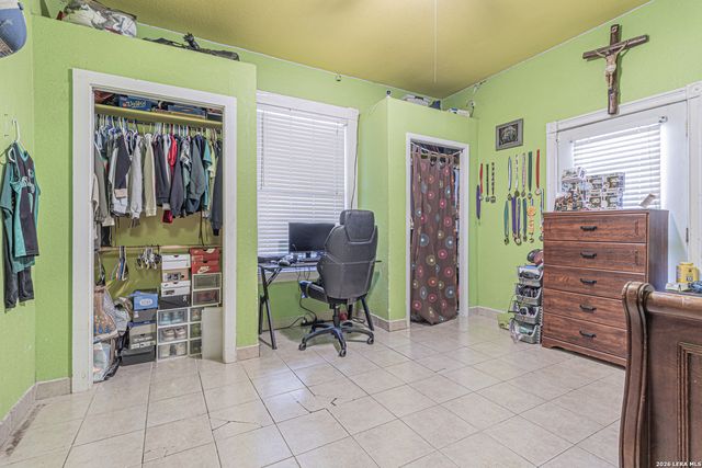 1518 W Travis St, San Antonio, TX 78207