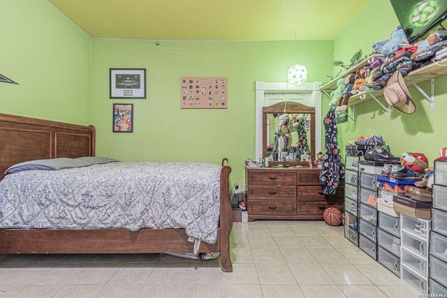 1518 W Travis St, San Antonio, TX 78207