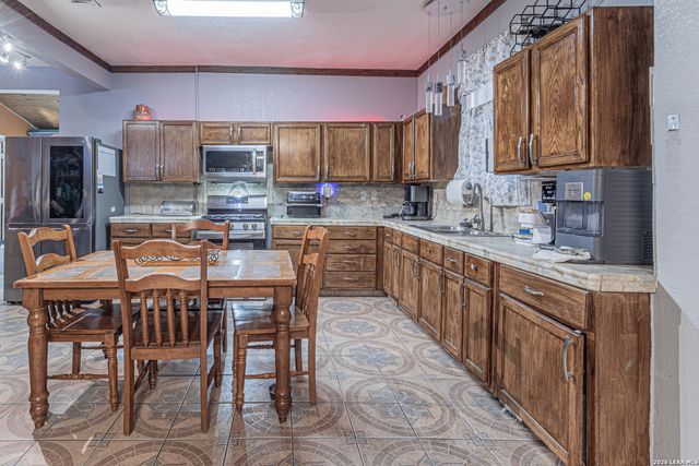 1518 W Travis St, San Antonio, TX 78207