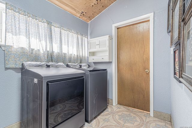 1518 W Travis St, San Antonio, TX 78207