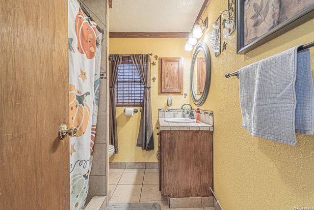 1518 W Travis St, San Antonio, TX 78207