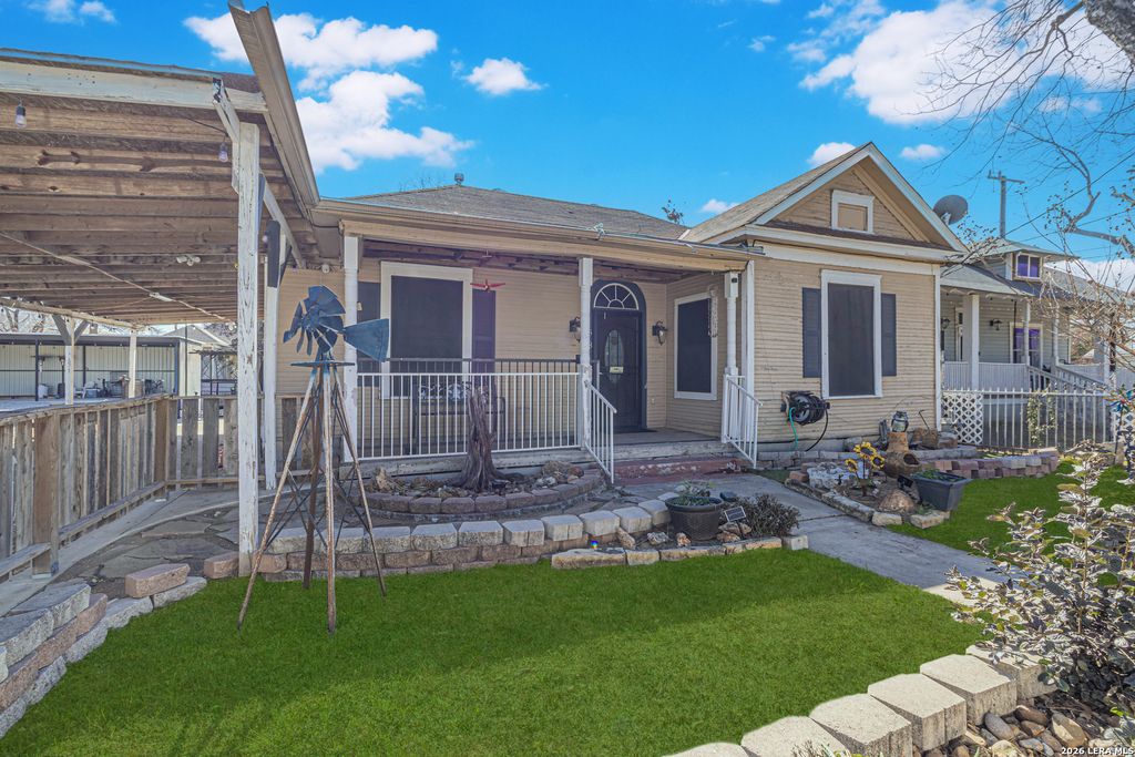 1518 W Travis St, San Antonio, TX 78207