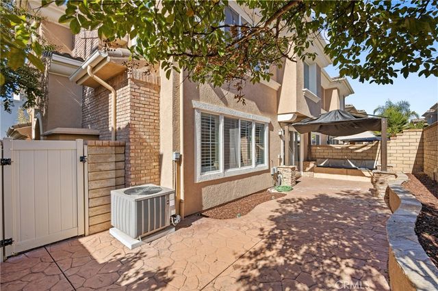 23868 Toscana DR, Valencia, CA 91354