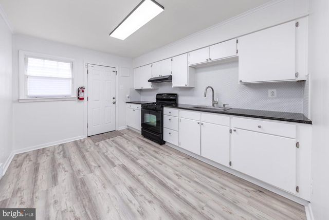 403 BERGEN ST, Gloucester City, NJ 08030