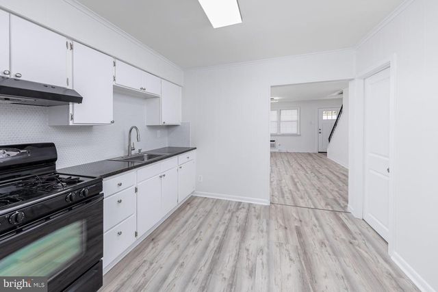 403 BERGEN ST, Gloucester City, NJ 08030