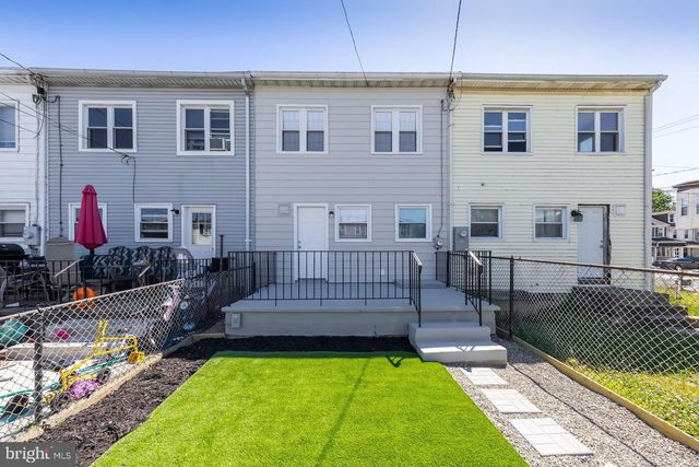 403 BERGEN ST, Gloucester City, NJ 08030