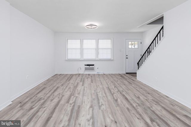 403 BERGEN ST, Gloucester City, NJ 08030