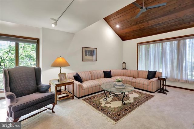 637 SCENIC DR, Bernville, PA 19506