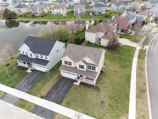 12404 S Blue Water Parkway, Plainfield, IL 60585