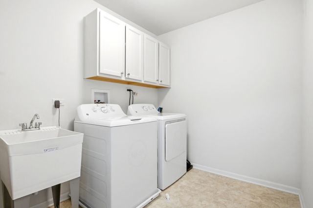 12404 S Blue Water Parkway, Plainfield, IL 60585