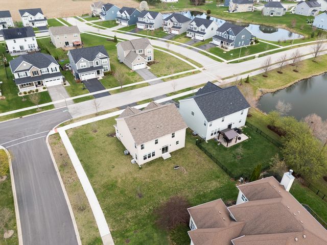 12404 S Blue Water Parkway, Plainfield, IL 60585