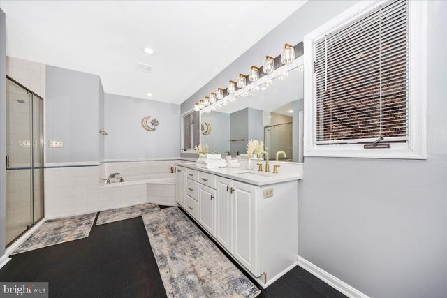 579 BOBCAT DR, Berkeley Springs, WV 25411