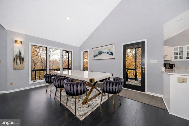 579 BOBCAT DR, Berkeley Springs, WV 25411