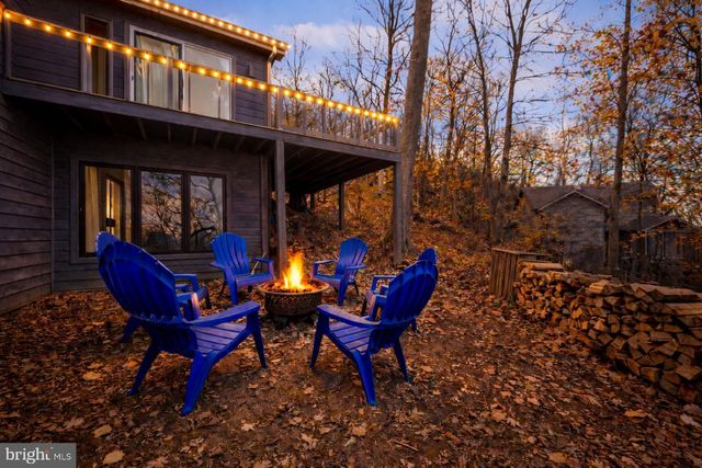 579 BOBCAT DR, Berkeley Springs, WV 25411