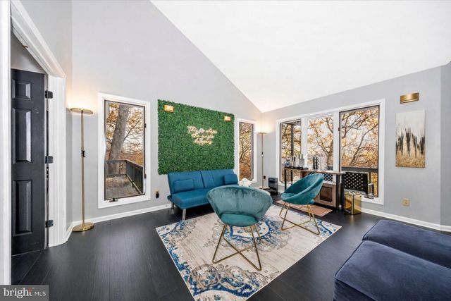 579 BOBCAT DR, Berkeley Springs, WV 25411