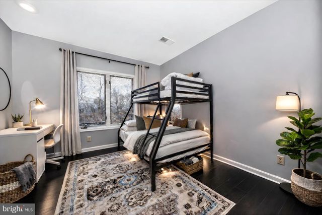 579 BOBCAT DR, Berkeley Springs, WV 25411