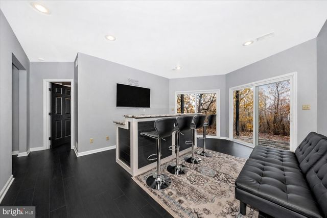 579 BOBCAT DR, Berkeley Springs, WV 25411