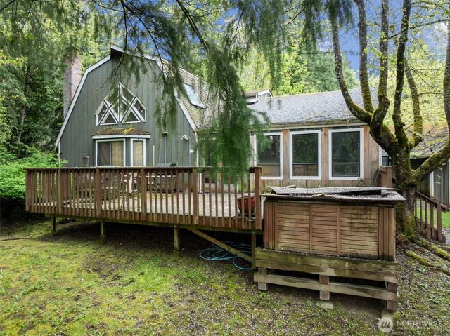 611 208th Avenue SE, Sammamish, WA 98074