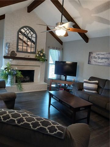 17008 E 3rd Terrace, Independence, MO 64056