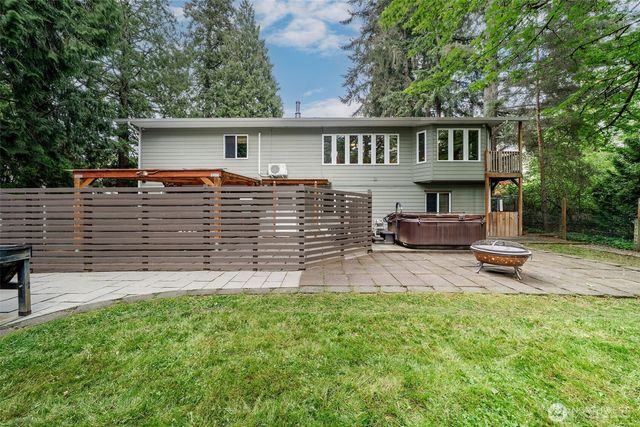 7337 151st Avenue NE, Redmond, WA 98052