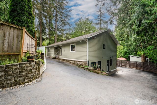 7337 151st Avenue NE, Redmond, WA 98052