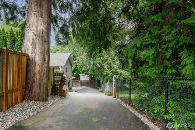 7337 151st Avenue NE, Redmond, WA 98052
