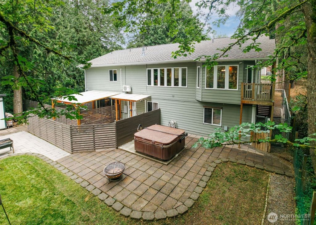 7337 151st Avenue NE, Redmond, WA 98052