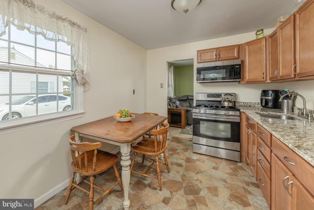 1073 HARKER AVE, West Deptford, NJ 08096