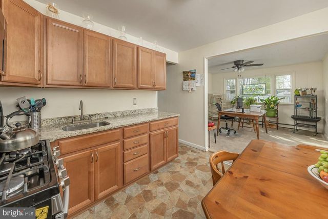 1073 HARKER AVE, West Deptford, NJ 08096