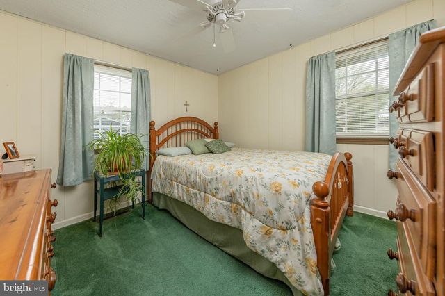 1073 HARKER AVE, West Deptford, NJ 08096