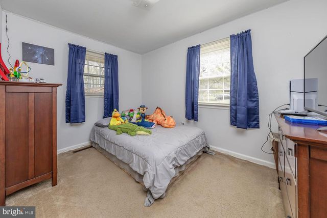 1073 HARKER AVE, West Deptford, NJ 08096