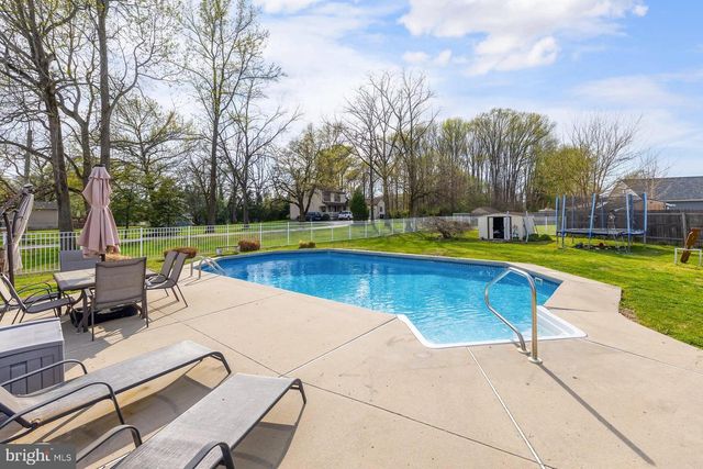 1073 HARKER AVE, West Deptford, NJ 08096