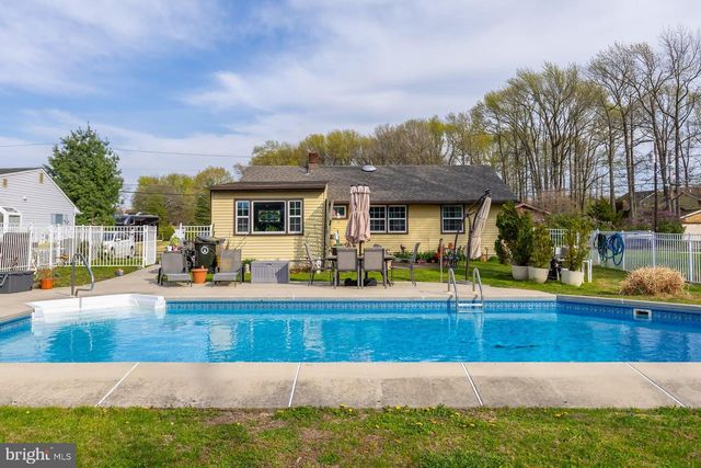 1073 HARKER AVE, West Deptford, NJ 08096