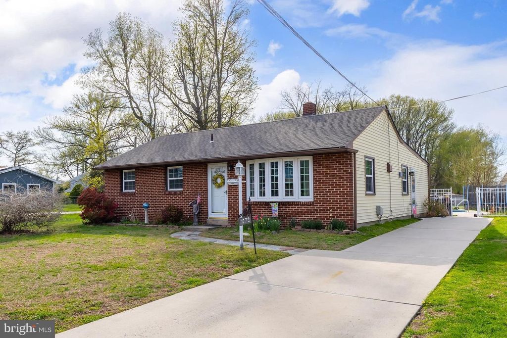 1073 HARKER AVE, West Deptford, NJ 08096