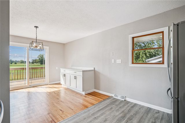 4417 Twin Pine Drive NE, Cedar Rapids, IA 52402