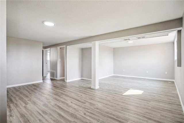 4417 Twin Pine Drive NE, Cedar Rapids, IA 52402