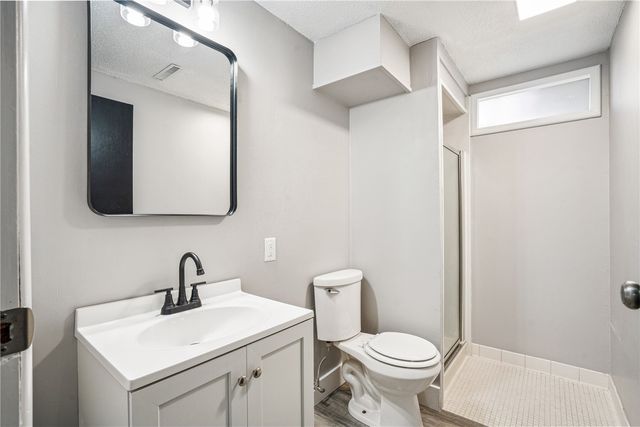 4417 Twin Pine Drive NE, Cedar Rapids, IA 52402