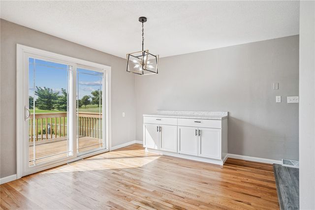 4417 Twin Pine Drive NE, Cedar Rapids, IA 52402