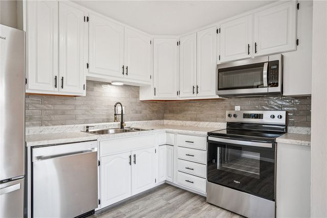 4417 Twin Pine Drive NE, Cedar Rapids, IA 52402