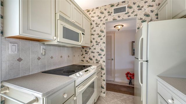 777 JOHN RINGLING BOULEVARD 32, Sarasota, FL 34236