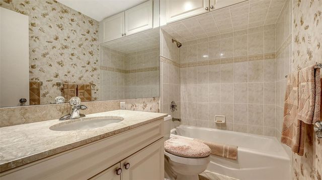 777 JOHN RINGLING BOULEVARD 32, Sarasota, FL 34236