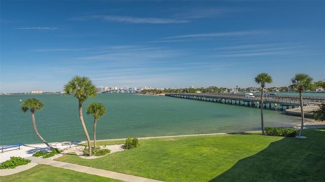 777 JOHN RINGLING BOULEVARD 32, Sarasota, FL 34236