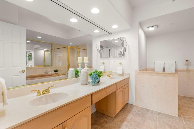 1695 PINELLAS BAYWAY S D1, Tierra Verde, FL 33715