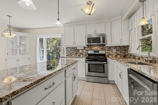 602 Mcadenville Road, Belmont, NC 28012