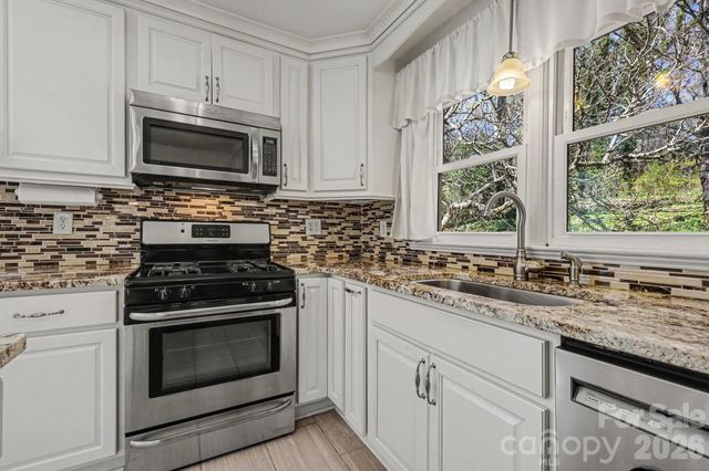 602 Mcadenville Road, Belmont, NC 28012