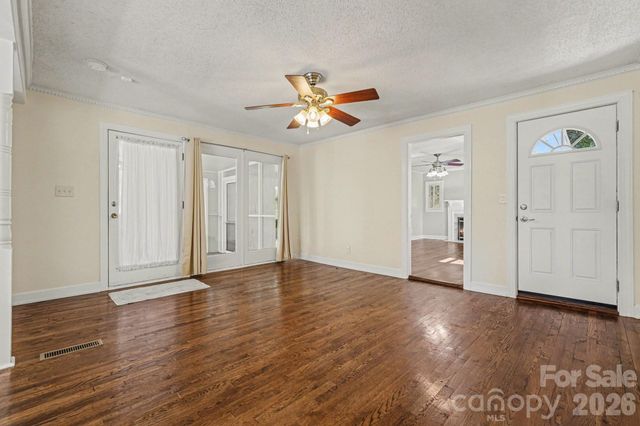 602 Mcadenville Road, Belmont, NC 28012