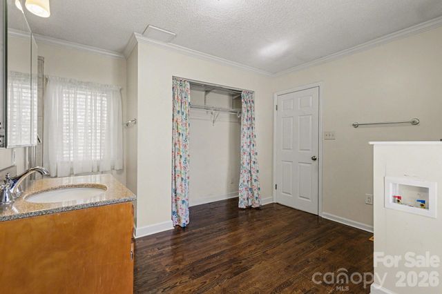 602 Mcadenville Road, Belmont, NC 28012