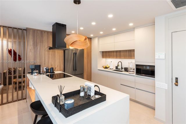 251 Crandon Blvd 306, Key Biscayne, FL 33149