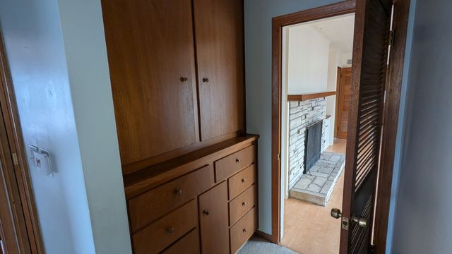 1 Parkwood Drive, Davenport, IA 52803